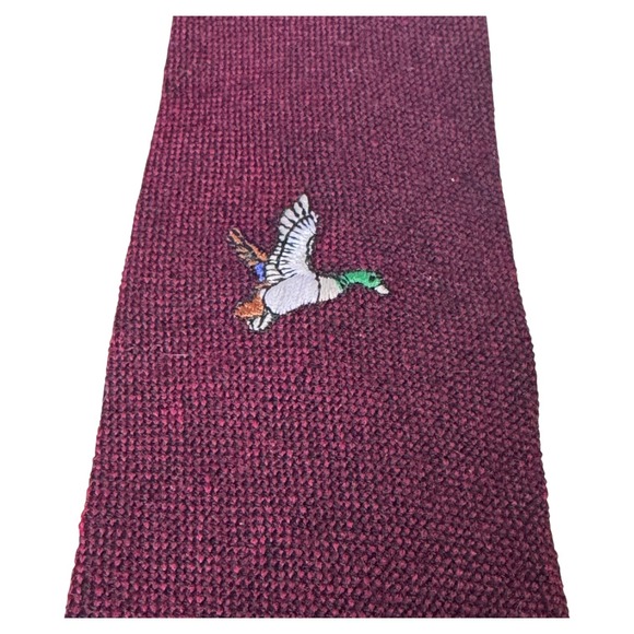 Vatina Other - Vatina Hand Woven Pure Virgin Wool Burgundy Duck Necktie vintage